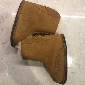 Ugg Baby Boo S/N 5602, size S, chestnut.